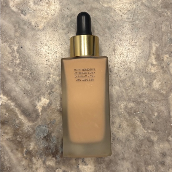 Estee Lauder Futurist Skin Tint Serum - 1N1 Ivory Nude - Picture 2 of 3